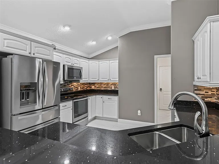 3556 Mistletoe Ct — Photo 23