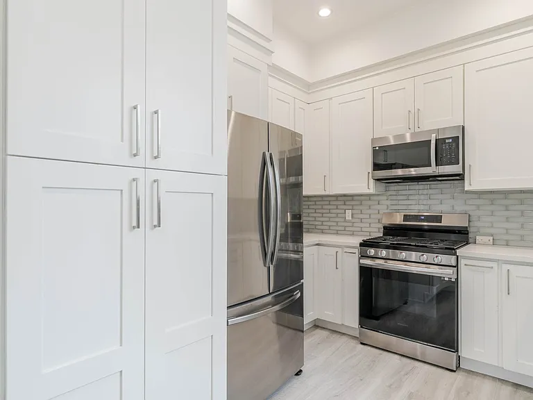 9035 Rathburn Ave #1/2 — Photo 10