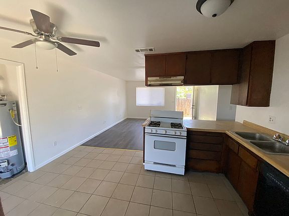3rd image of 1023 W 7th St #B807480d0