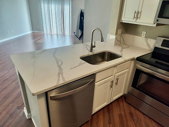 4th image of 1615 Vineland Cir #A