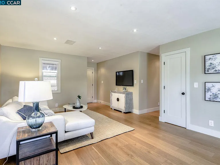 2021 Olivera Rd #D — Photo 6