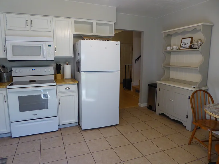 10412 Guadalajara Ave NE — Photo 7