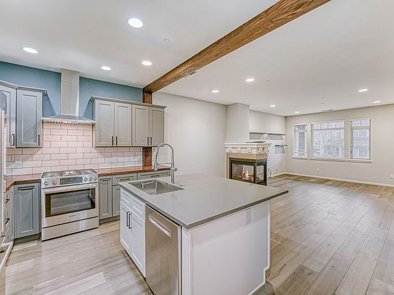 5th image of 1816 10th Ave NE