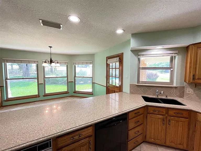6340 Grauton Dr — Photo 10