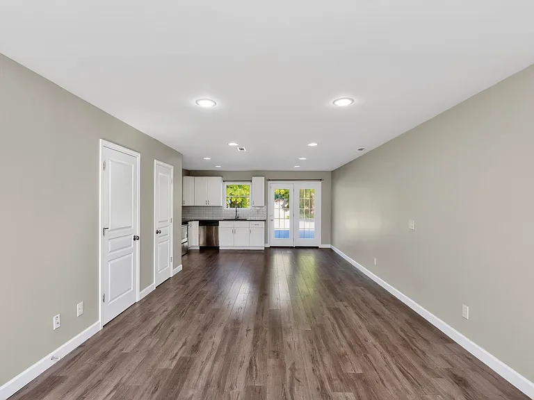 841 Hastings St #G — Photo 8