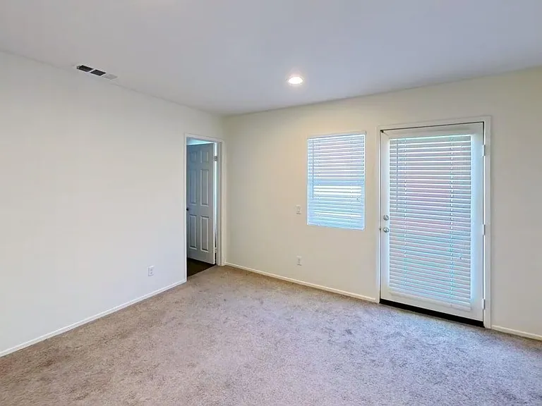 15136 Audrey Dr — Photo 9