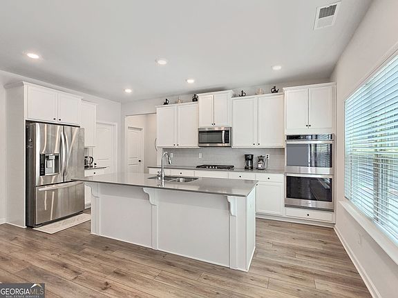 2nd image of 4806 Sultana Way SW