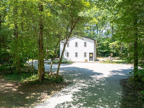 3rd image of 3938 N Chapel Ln