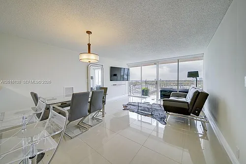 7601 E Treasure Dr Photo 1