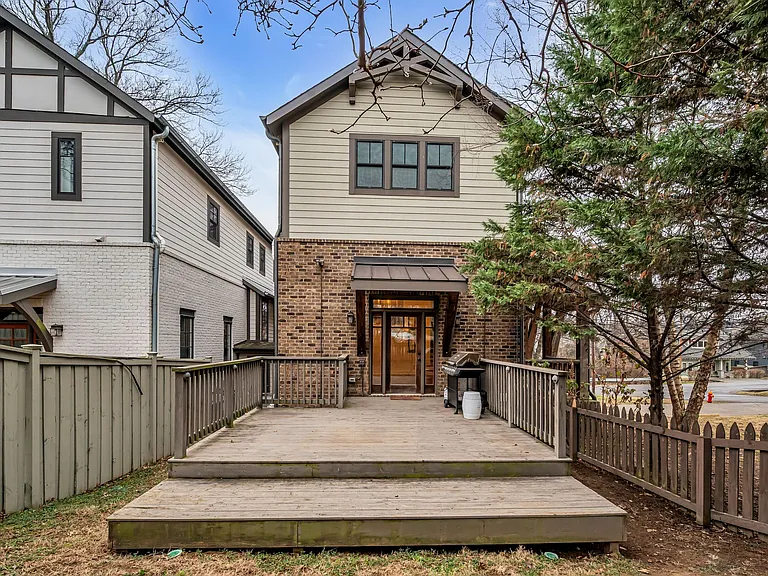 921 Hillview Hts — Photo 33
