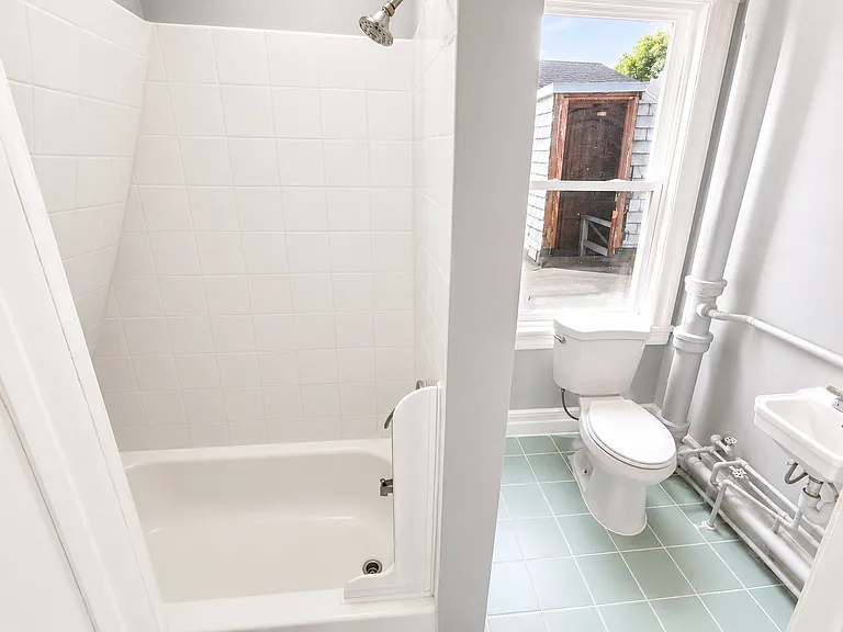 413 Summer Ave #3 — Photo 1