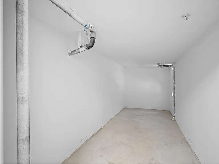 5521 Kester Ave #23 — Photo 24