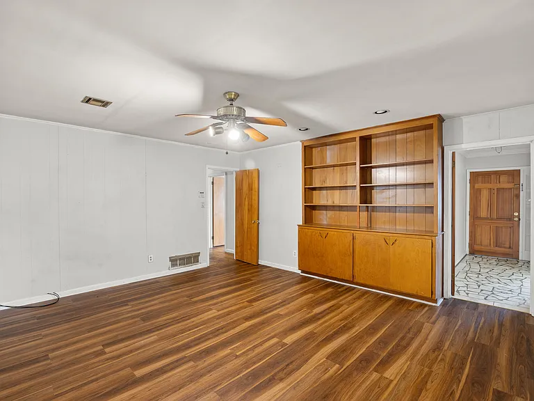 3932 Meredith Dr — Photo 16