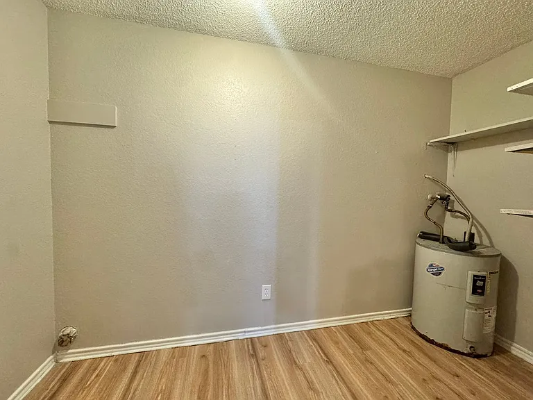 1200 N Kings Hwy — Photo 5