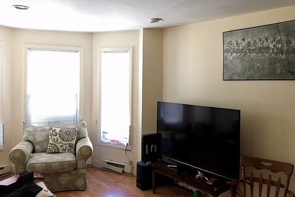 2nd image of 215 Bennington St #3
