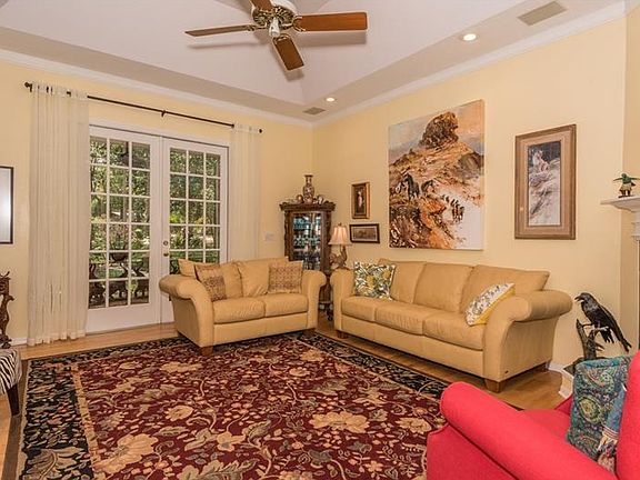 3rd image of 205 Shady Oaks Cir