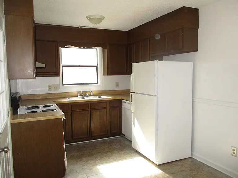316 Pine Valley Rd — Photo 5