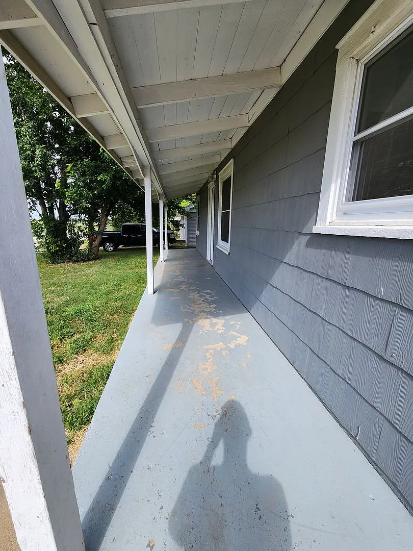 Spacious 2-Bedroom, 1-Bathroom Home Available Now!! — Photo 2