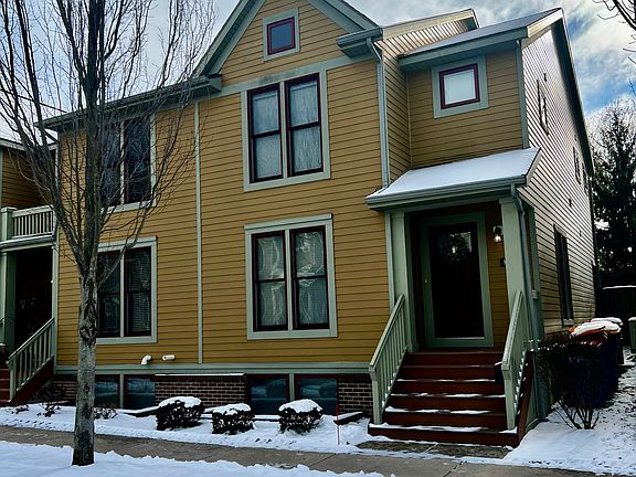 2nd image of 920 Blodgett St SE