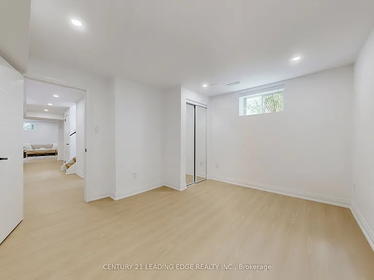 2240 Springfield Ct — Photo 42