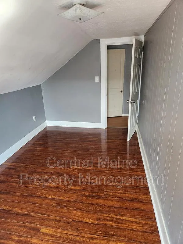 2 bed, 1.0 bath, $1,200 — Photo 4