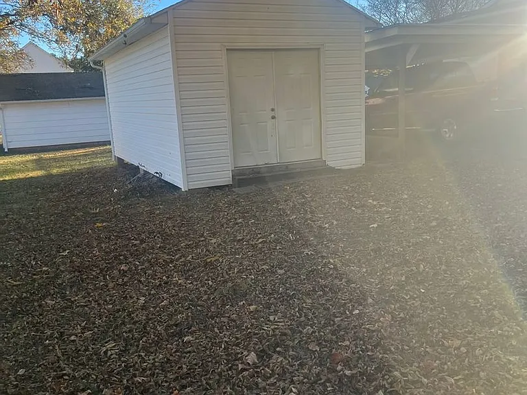 2301 S Ridge Ave — Photo 10