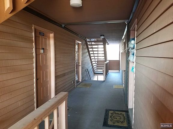 3rd image of 218B Washington Ave #218-B