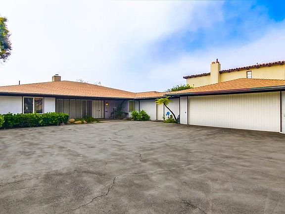 2nd image of 631 San Gorgonio St