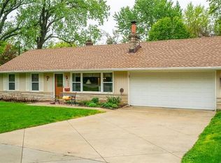7034 Mackey St, Overland Park, KS 66204