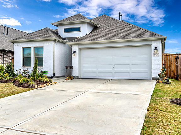 3rd image of 10734 Lacaille Ln