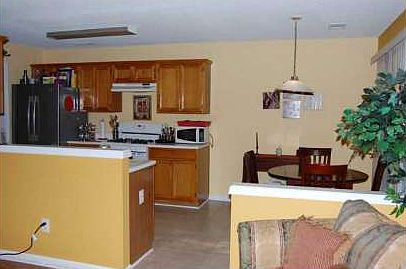 4th image of 935 Wenham Ln