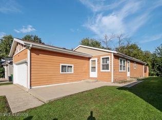 1205 Meadowbrook Dr, Round Lake Beach, IL 60073