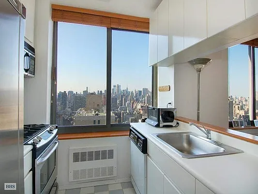 Rented by Brown Harris Stevens | media 9