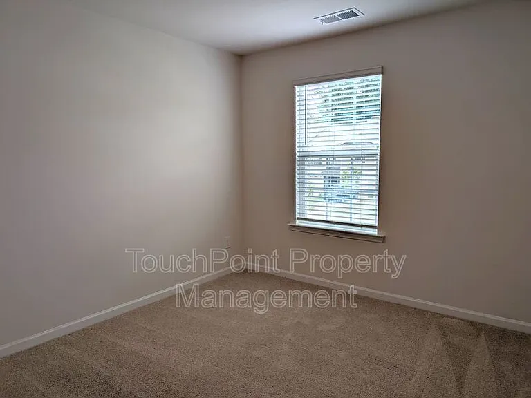 5131 Hyrule Dr — Photo 15