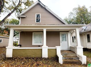 1915 W Palmer Ave, Sioux City, IA 51103