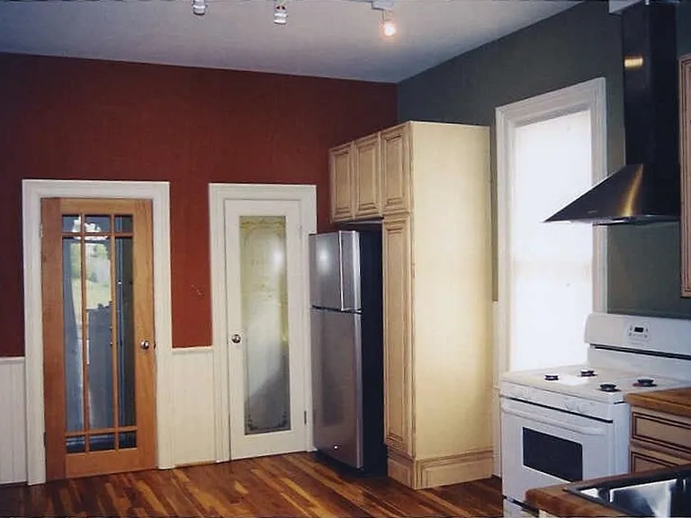 444 NE Brazee St — Photo 3