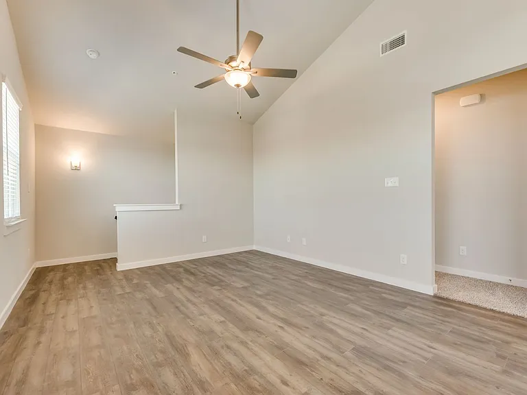 663 Wheatfield Dr — Photo 5