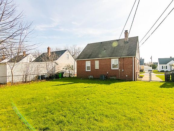 5th image of 275 E 328th St