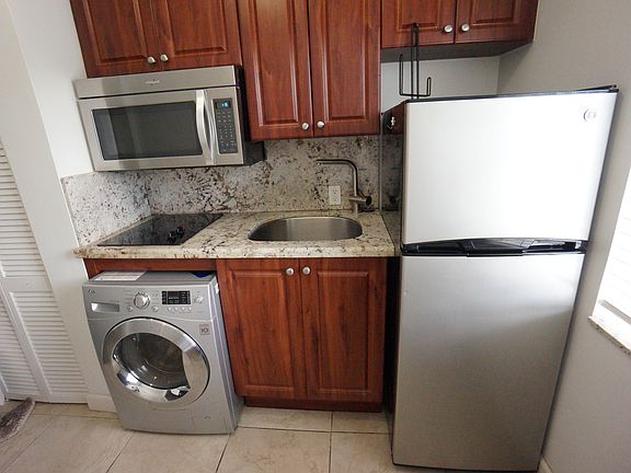 5th image of 1241 14th St #40