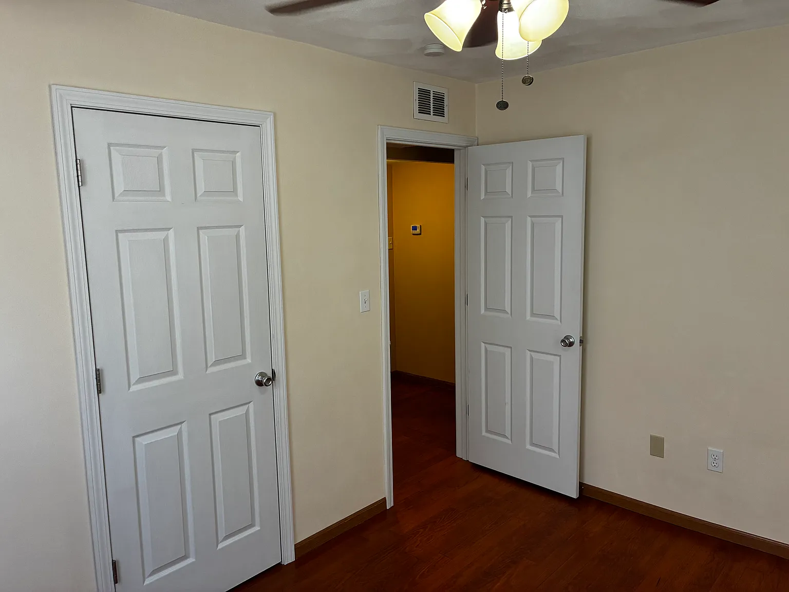 2 bed, $1,050 — Photo 4