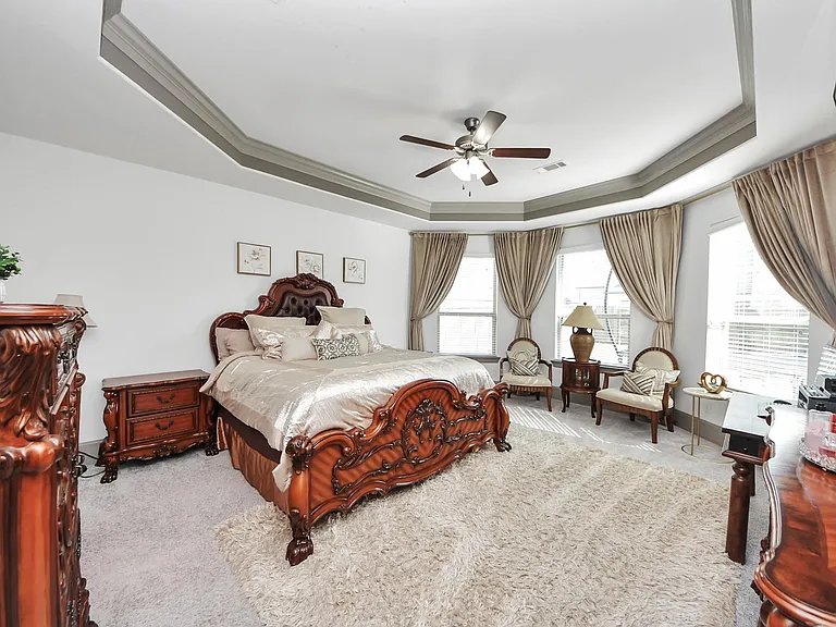 1911 Sapphire Pines Ln — Photo 20