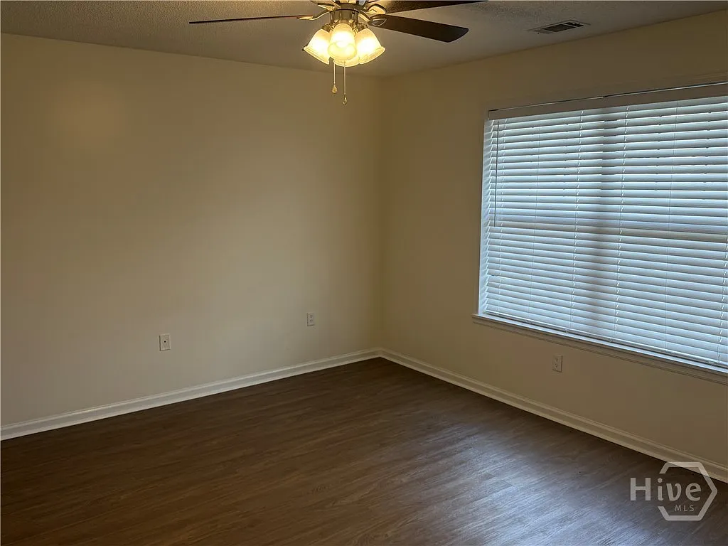 3 bed, 2.0 bath, 1288 sqft, $1,850 — Photo 3