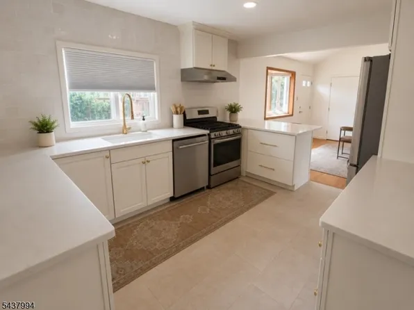 329 Maplewood Ave, Kenilworth Boro, NJ 07033
