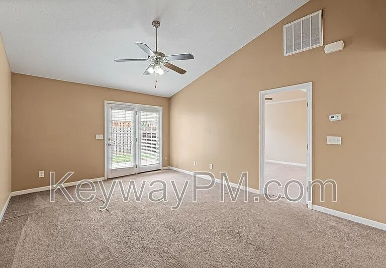 208 Satomi Way — Photo 9