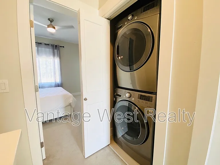 12798 Lake Hill Dr #27 — Photo 13