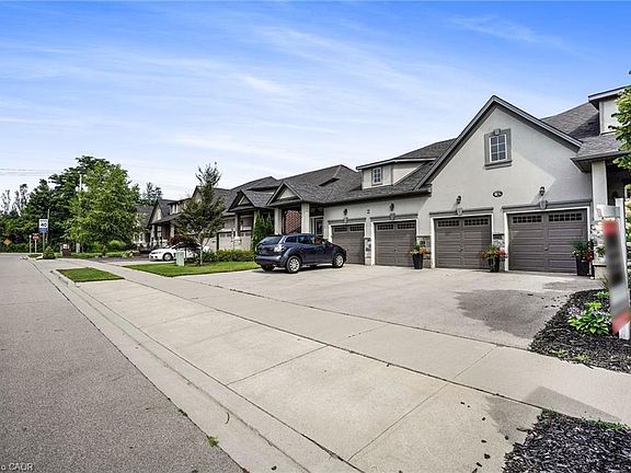 4th image of 6 1/2 Kopperfield Ln