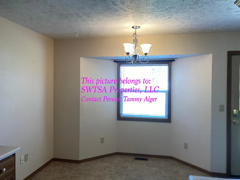 421 W Olive St — Photo 4