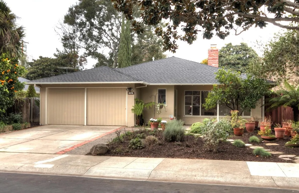 3 bed, 1700 sqft, $7,200 — Photo 1
