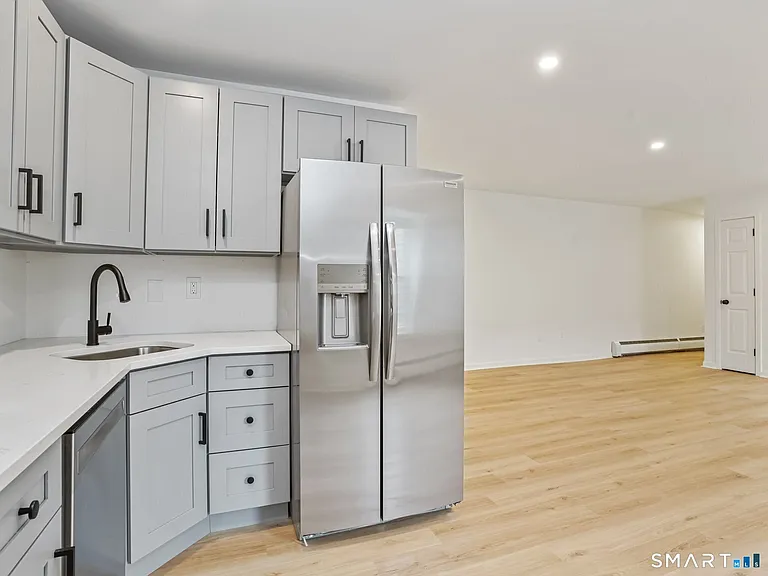 678 Atlantic St #3 — Photo 7