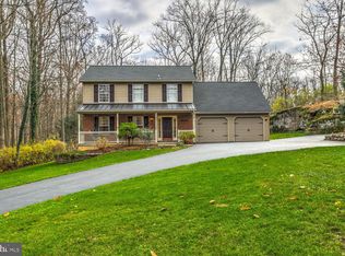 511 Holtzman Rd, Reinholds, PA 17569